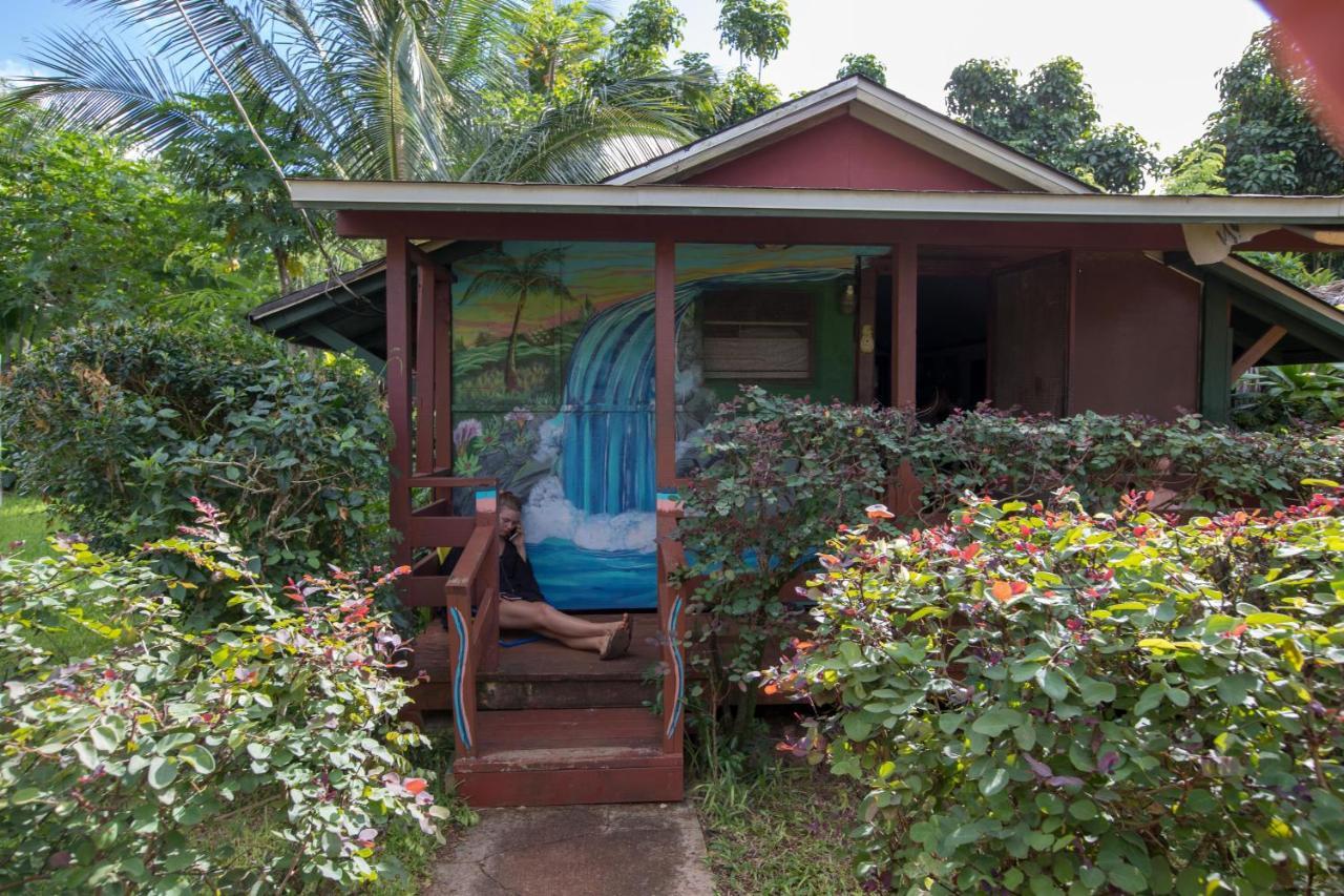 Backpackers Vacation Inn And Plantation Village Pupukea Exterior photo